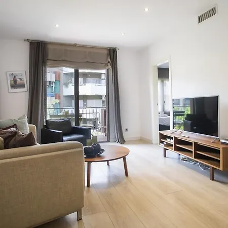 41ara1029 Stunning & Renovated In Sagrada Familia *