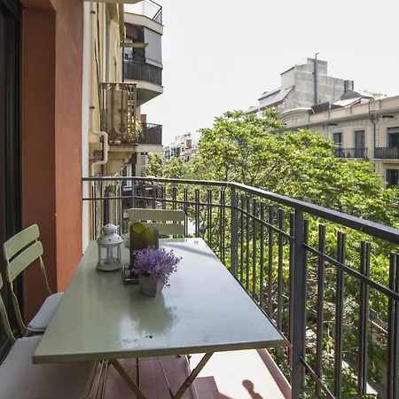 41ara1029 Stunning & Renovated In Sagrada Familia Apartment *