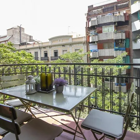41ara1029 Stunning & Renovated In Sagrada Familia *